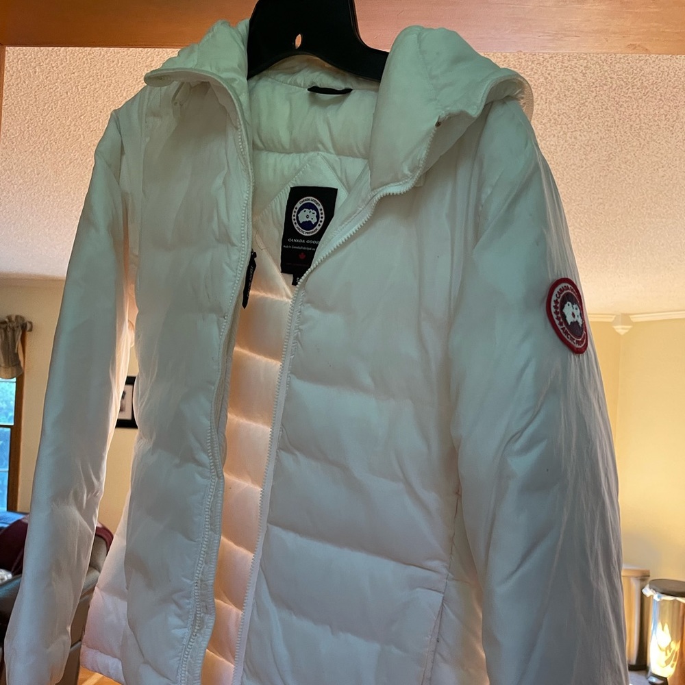 Canada Goose white coat. Size small. Barely worn!